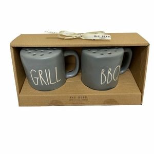 Grill and BBQ Artisan Collection Set of 2 Shakers 12 oz / 355 ml